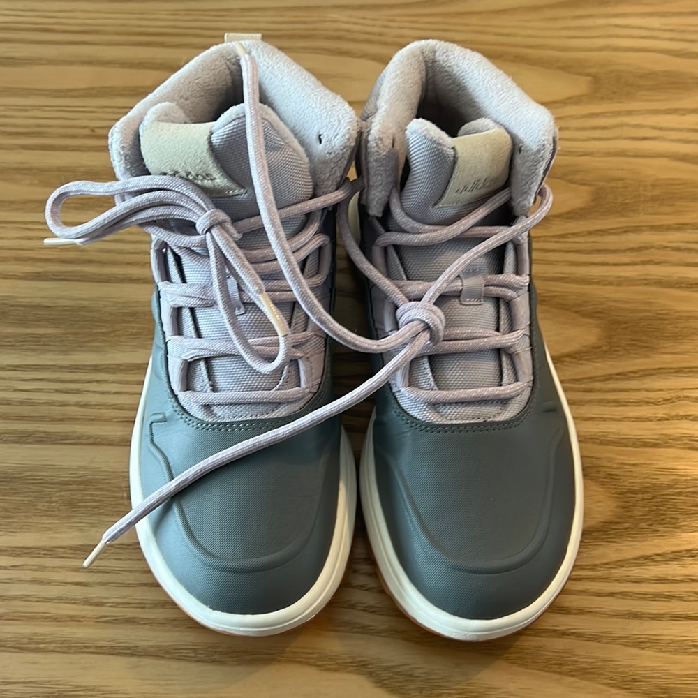 Adidas Snow boots women size 7.5